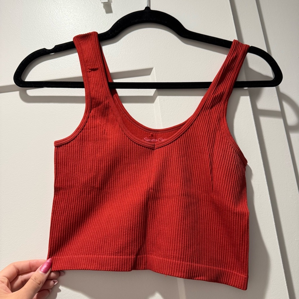 Ribbed Cropped Tank Top